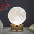 Luminária de Lua Estrelada D5 8cm em madeira, luz LED decorativa que imita a lua.